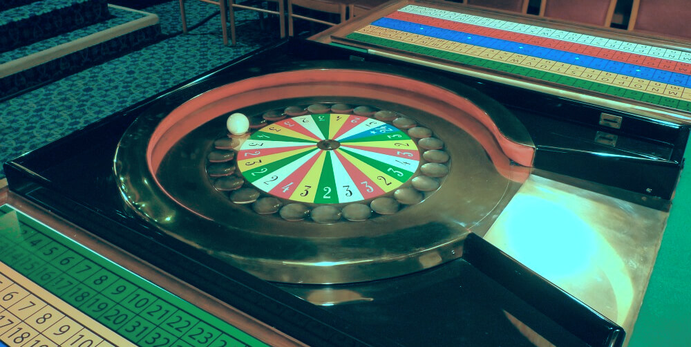 The Forgotten Games of Chance: La Boule and Le Multicolore